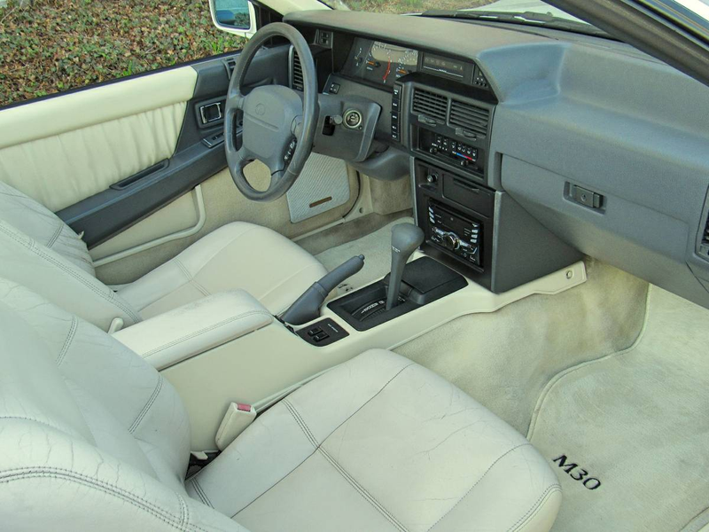 Illustration for article titled At $4,990, Could You Be Ready To Make Memories In This 1992 Infiniti M30 Convertible?